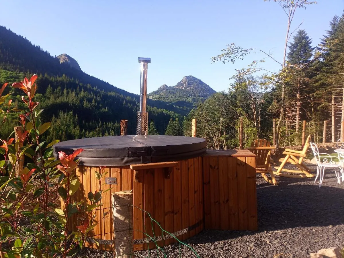 Chambre Roulotte Et Bain Norvegien Gite Insolite Et Spa Privatif Bed & Breakfast Boree