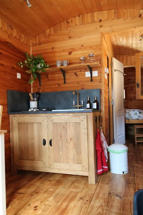 Chambre Roulotte Et Bain Norvegien Gite Insolite Et Spa Privatif Bed & Breakfast Boree